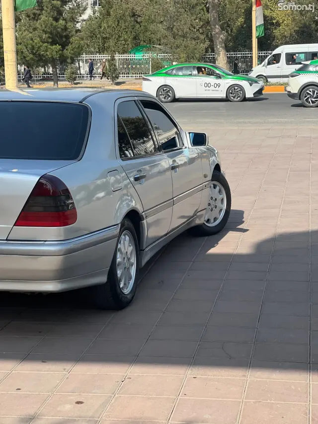 Mercedes-Benz C class 1998 · 2.4 AT