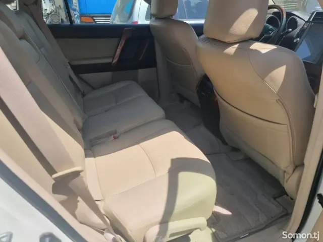 Toyota Land Cruiser Prado 2015 · 4.0 AT