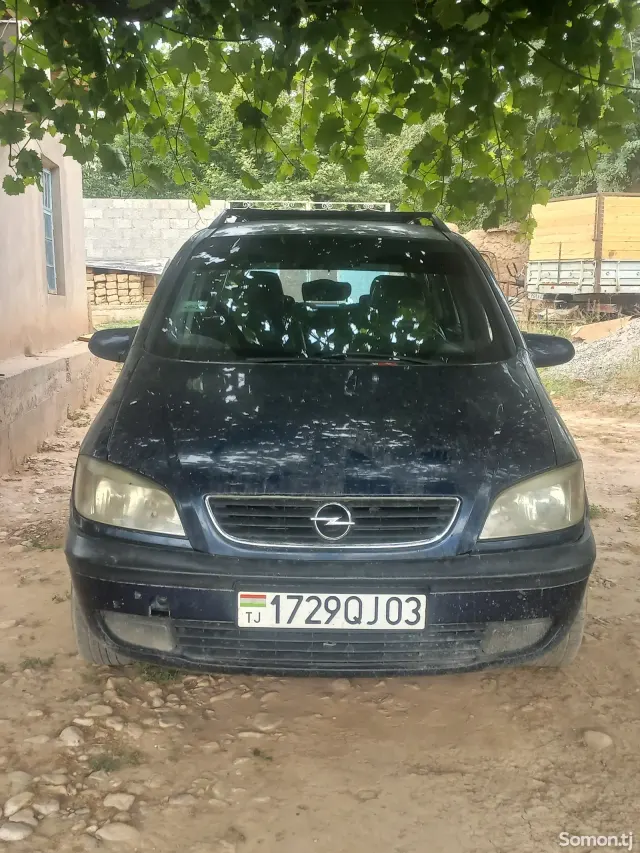 Opel Zafira 2000 · 1.6 MT