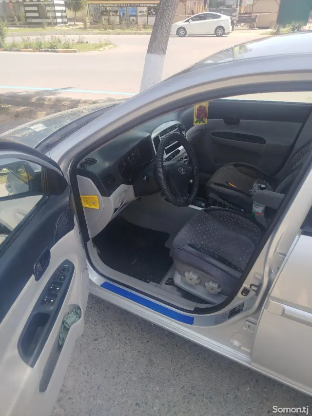 Hyundai Accent 2007 · 1.6 AT