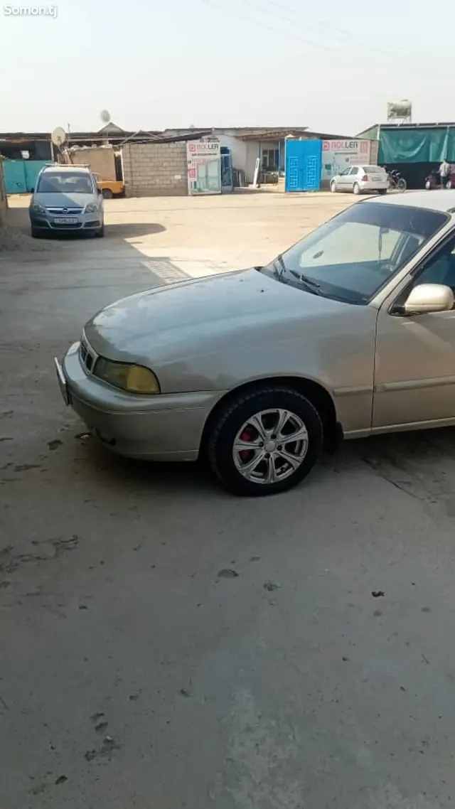 Daewoo Nexia 1995 · 1.6 MT