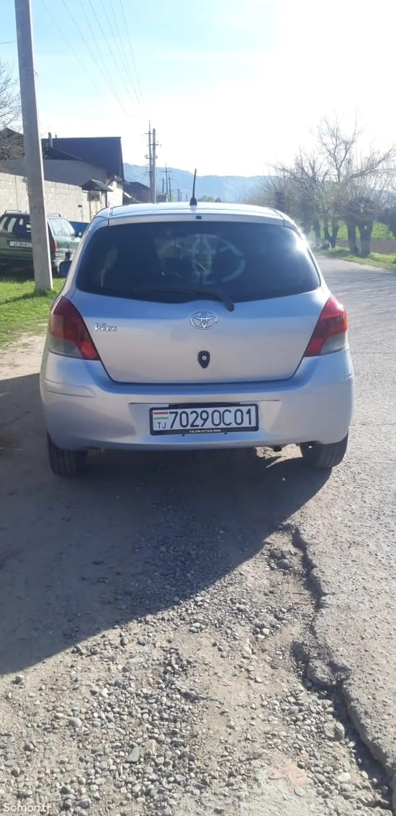 Toyota Vitz 2010 · 1.1 AT