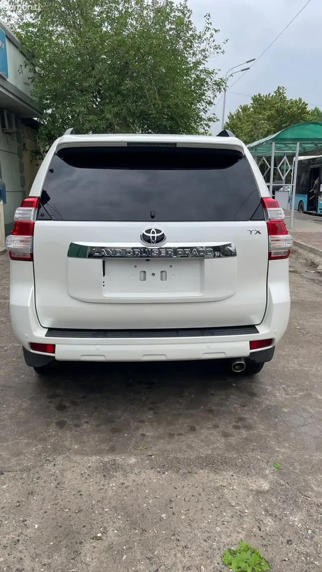 Toyota Land Cruiser Prado 2015 · 4.0 AT
