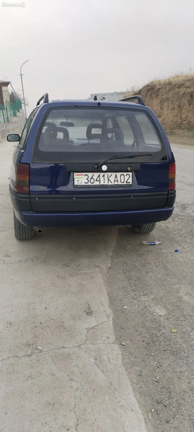 Opel Astra F 1995 · 1.6 MT