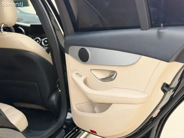 Mercedes-Benz C class 2017 · 2.0 AT