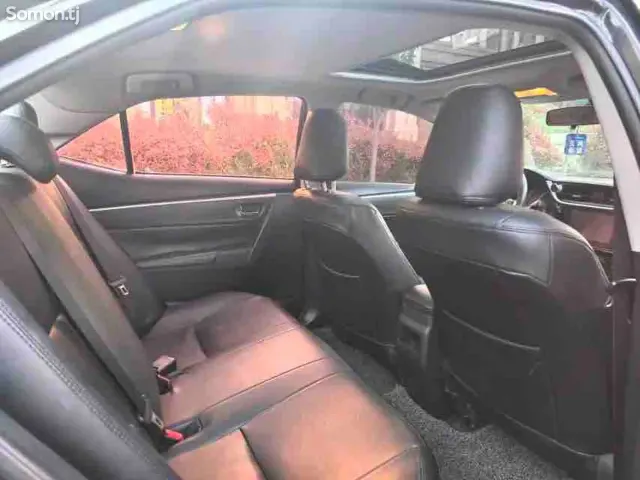 Toyota Corolla 2018 · 1.8 AT