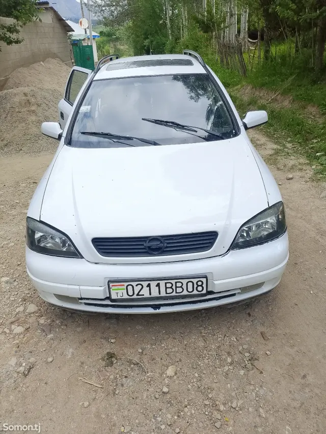 Opel Astra G 1999 · 1.6 MT