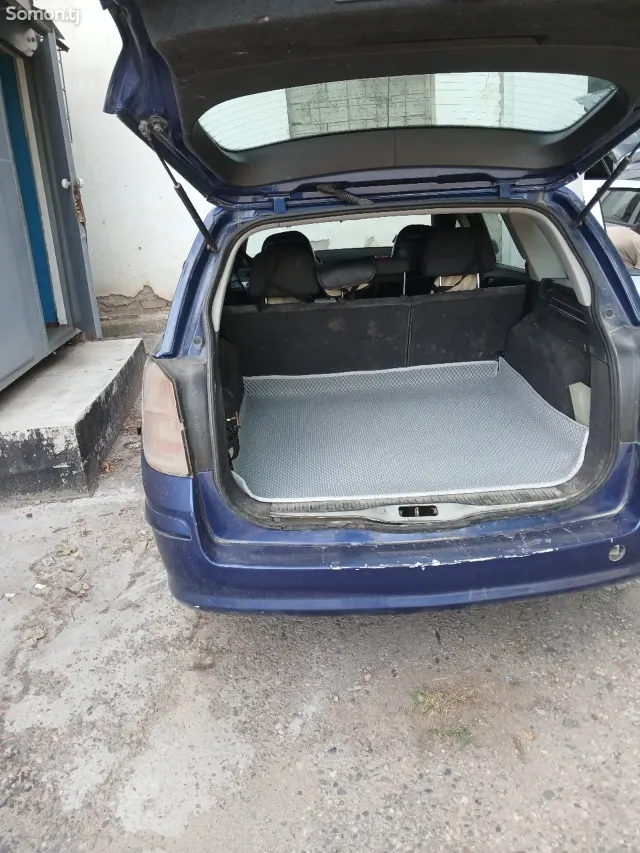 Opel Astra H 2006 · 1.6 MT