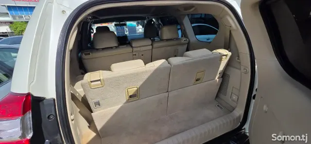 Toyota Land Cruiser Prado 2012 · 4.0 AT