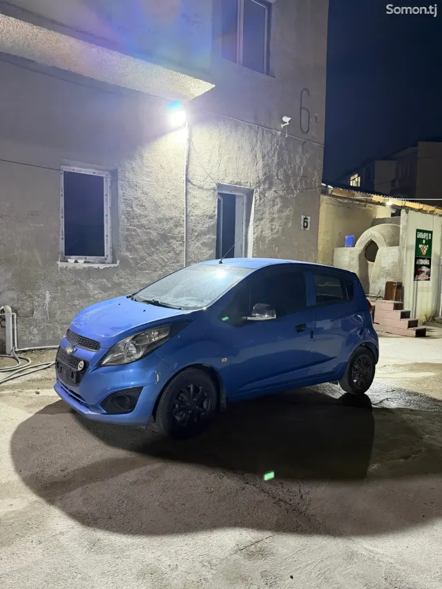 Chevrolet Spark 2014 · 1.1 AT