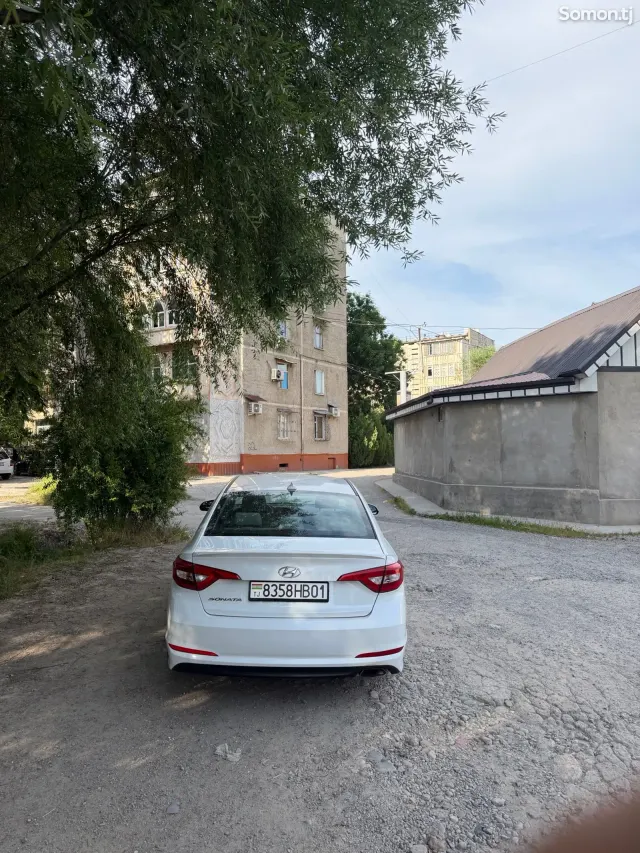 Hyundai Sonata 2017 · 2.4 AT