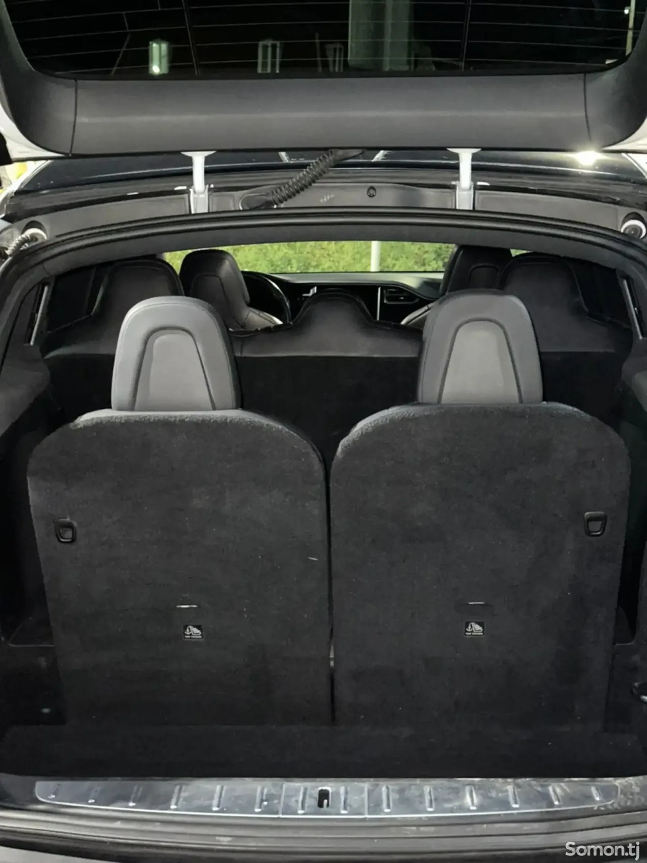Tesla Model X 2019 · AT