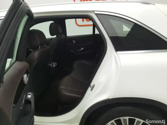 Mercedes-Benz GLC class 2016 · 2.6 AT