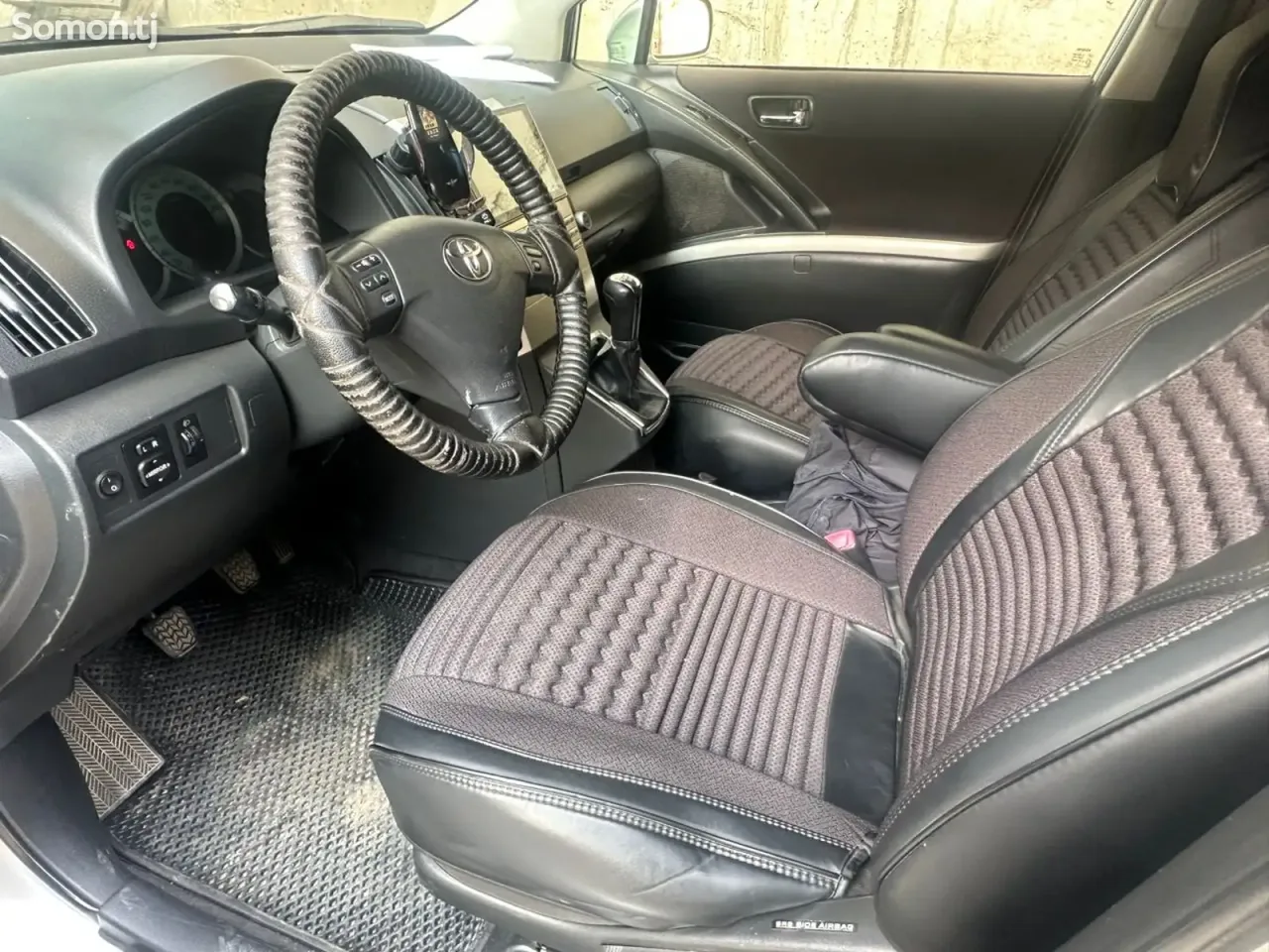 Toyota Corolla Verso 2006 · 1.8 MT
