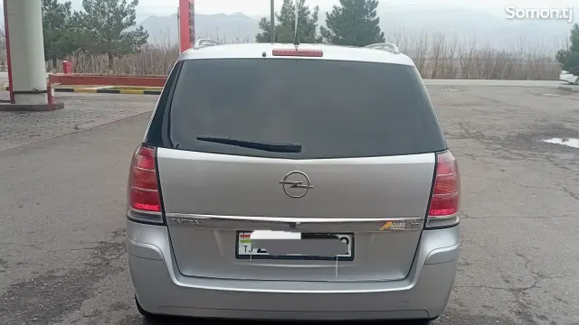 Opel Zafira 2006 · 1.8 MT