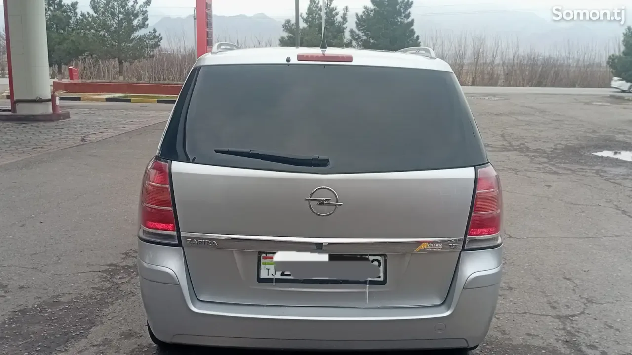 Opel Zafira 2006 · 1.8 MT