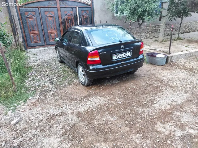 Opel Astra G 2002 · 1.6 MT