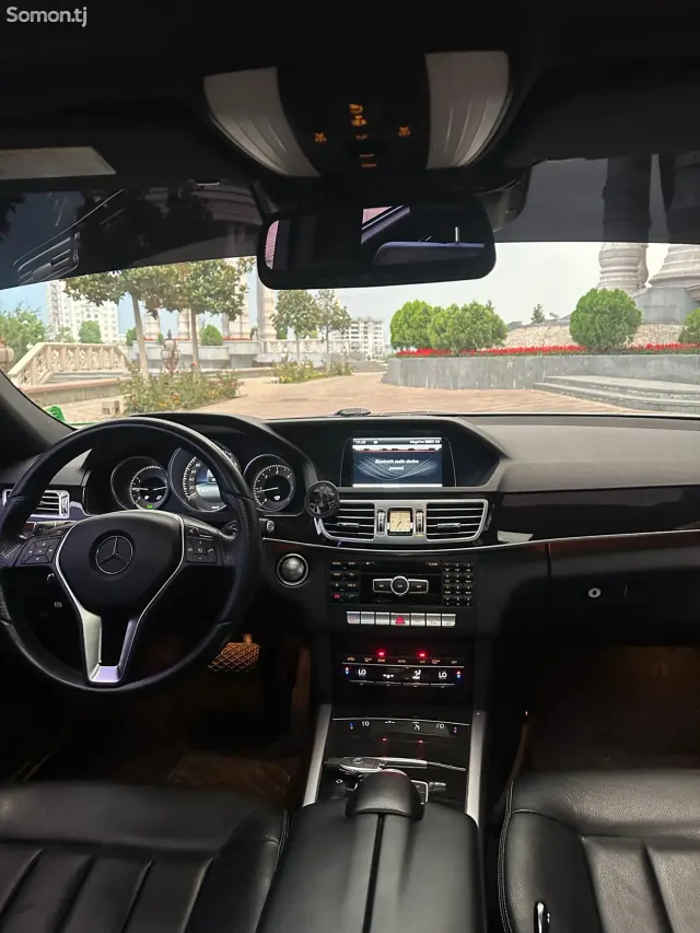 Mercedes-Benz E class 2015 · 2.2 AT