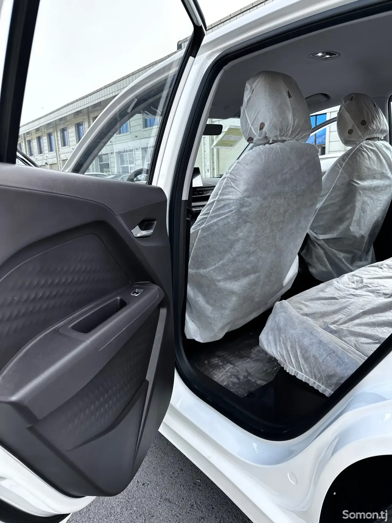 Geely Galaxy L7 2024 · AT