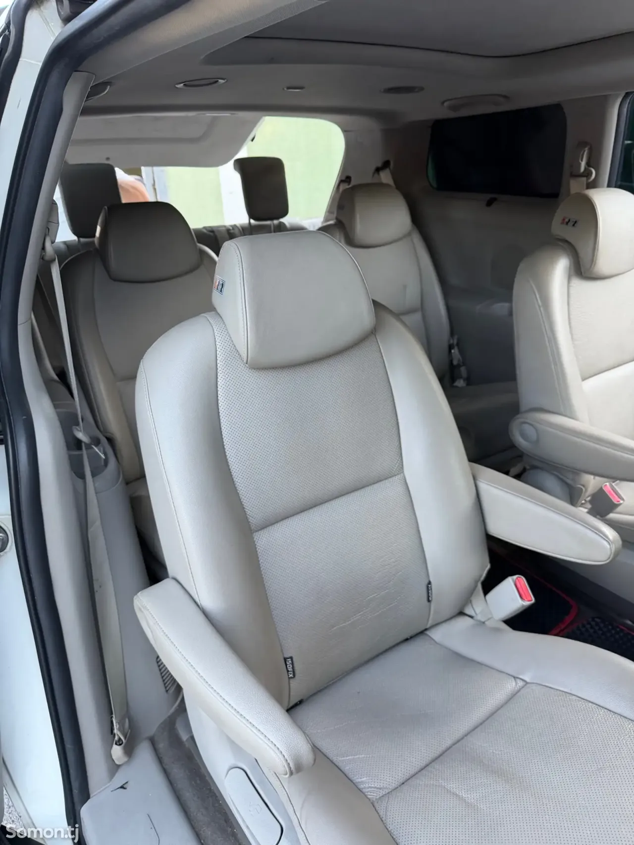 Kia Carnival 2014 · 2.2 AT