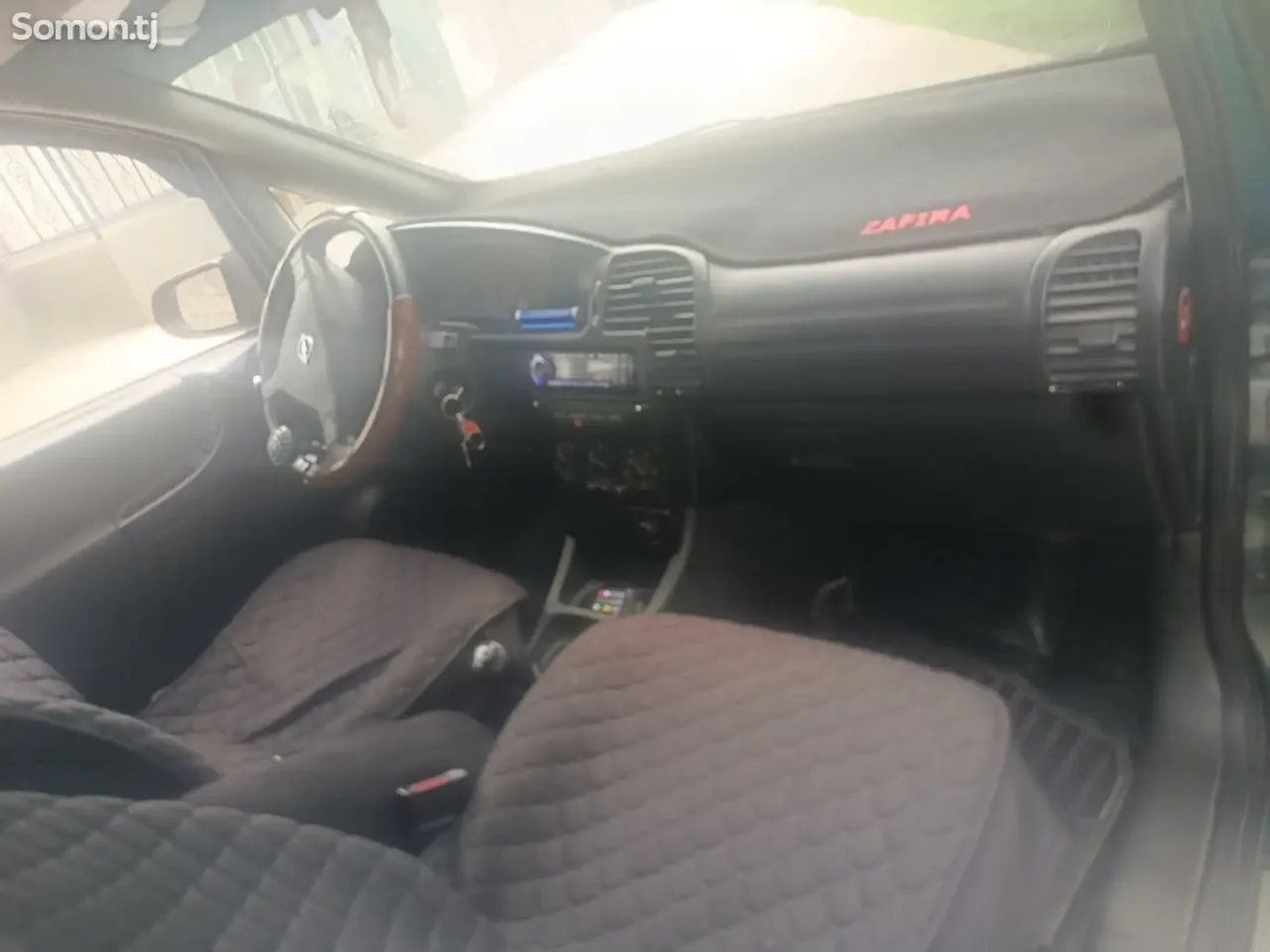 Opel Zafira 2002 · 1.6 MT
