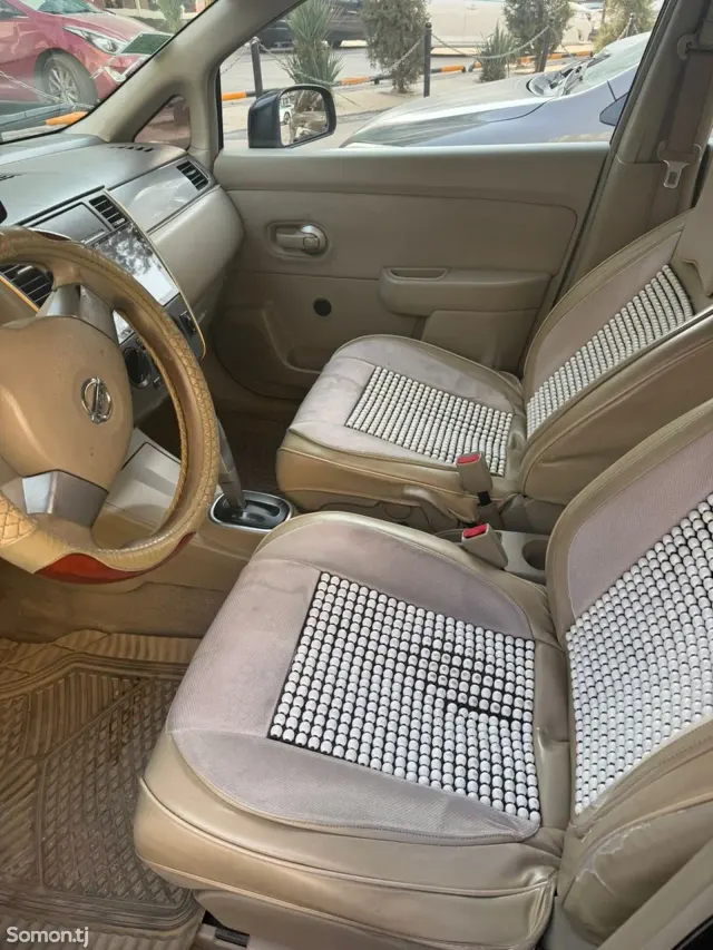 Nissan Tiida 2006 · 1.6 AT