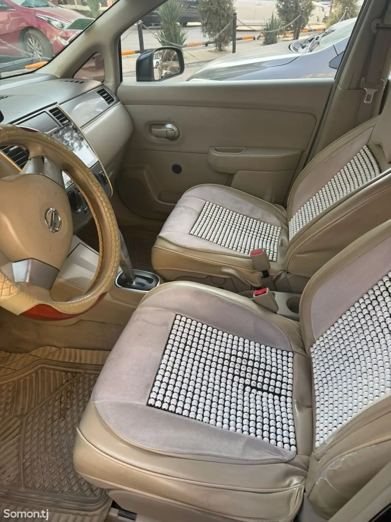Nissan Tiida 2006 · 1.6 AT