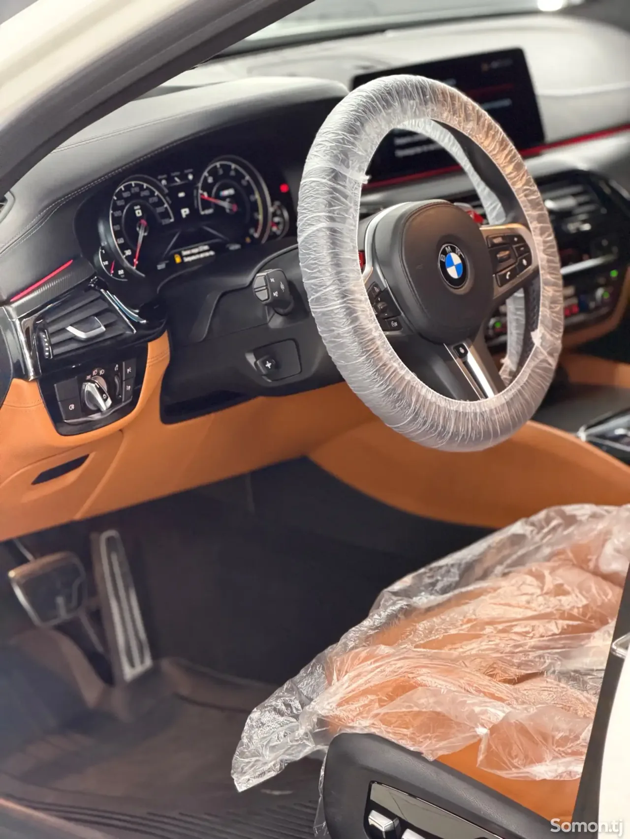 BMW M5 2019 · 4.4 AT