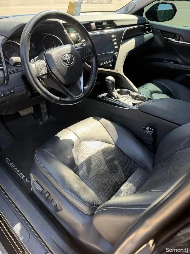 Toyota Camry 2018 · 3.5 AT