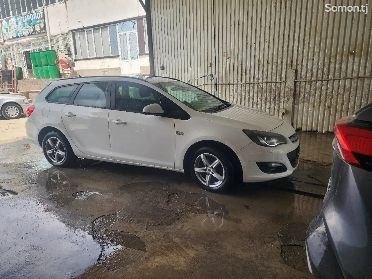 Opel Astra J 2014 · 1.6 MT