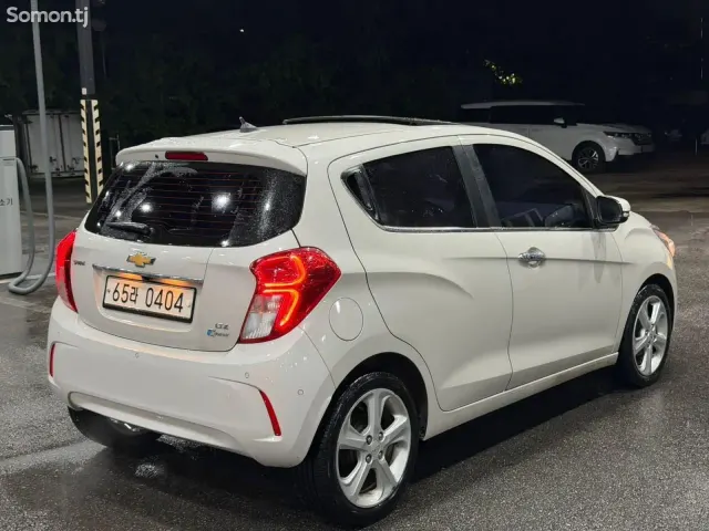 Chevrolet Spark 2016 · 1.0 AT