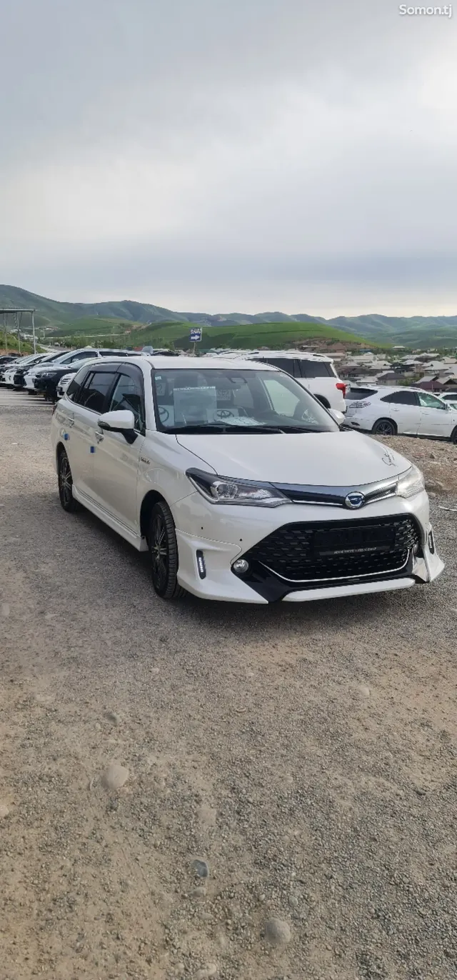 Toyota Fielder 2015 · 1.5 AT