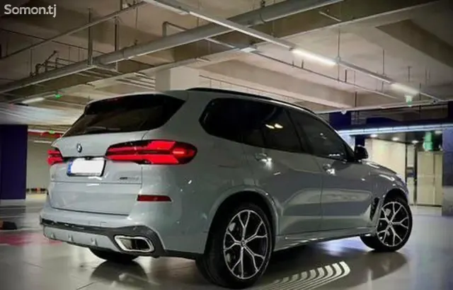 BMW X5 M 2026 · 3.0 AT