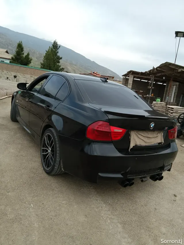 BMW 3 series 2011 · 2.0 AT