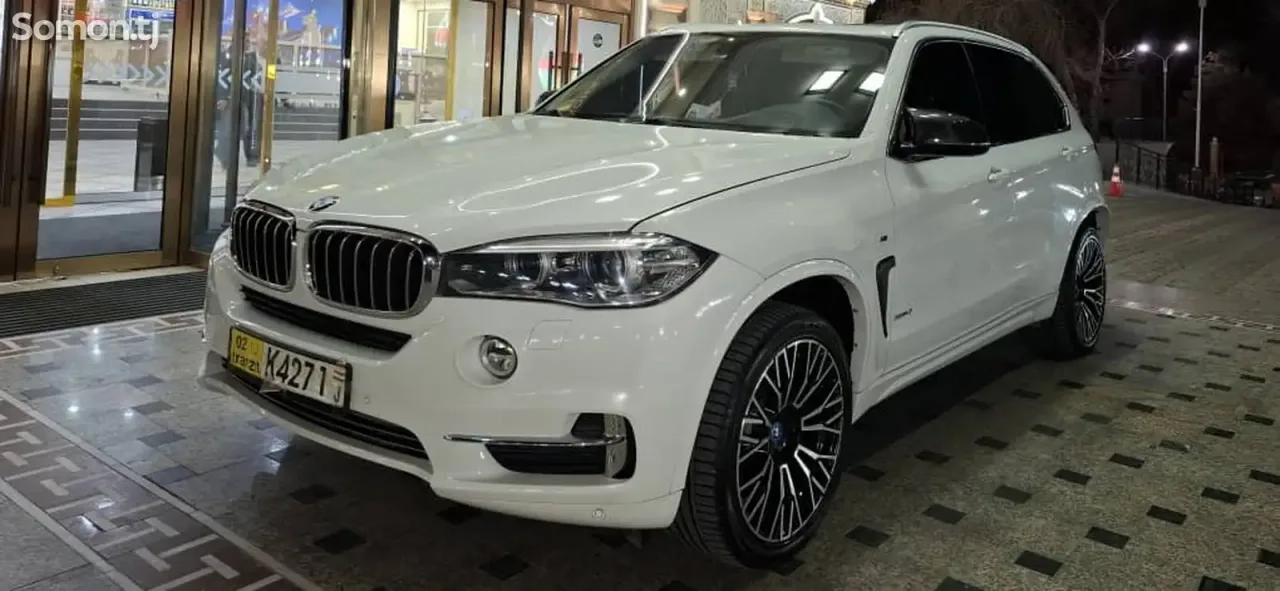BMW X5 2015 · 3.0 AT