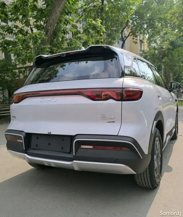 BYD Yuan Up 2025 · AT
