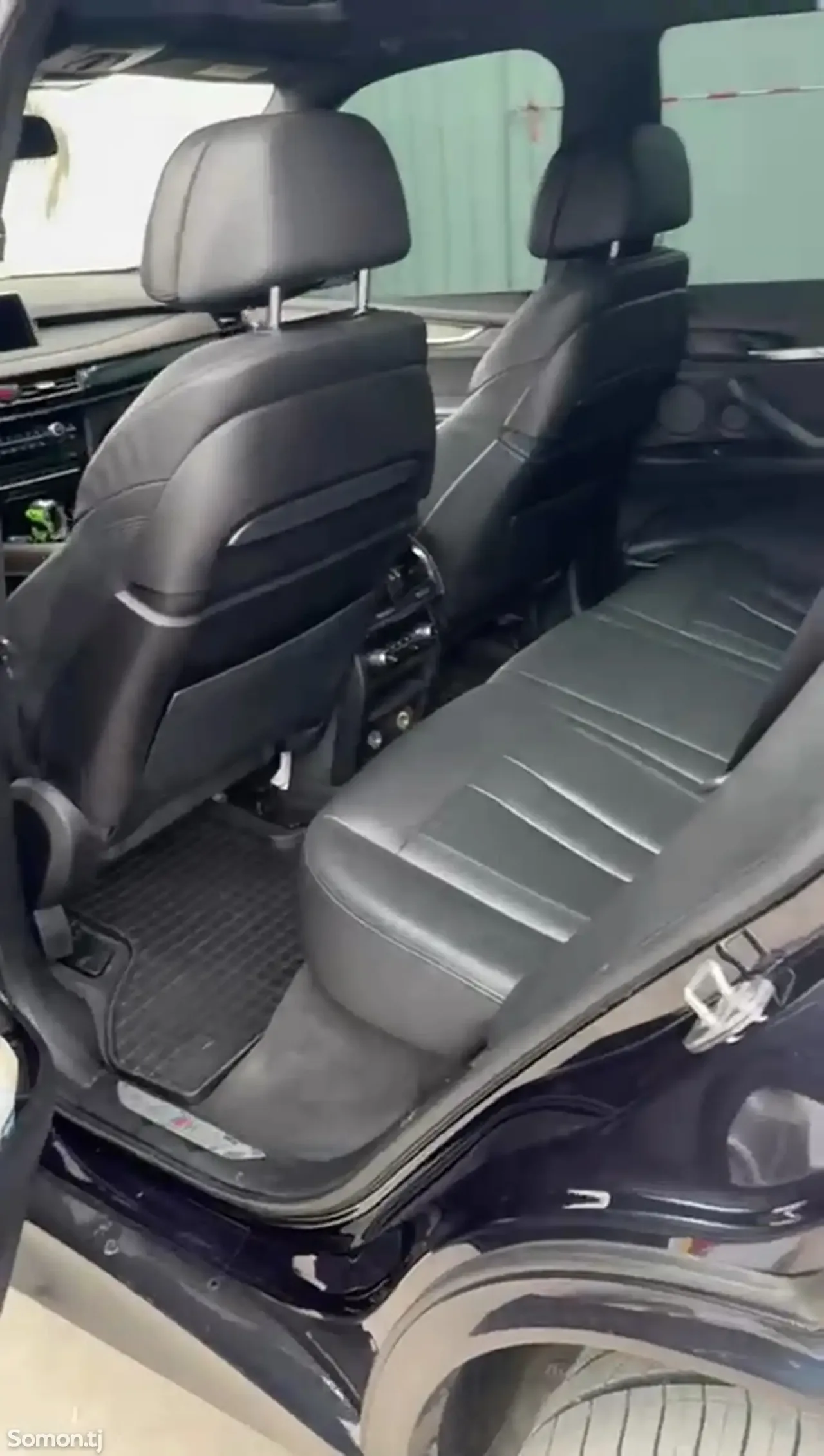 BMW X5 M 2016 · 4.0 AT
