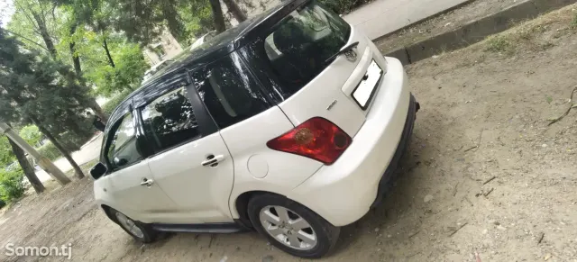 Toyota Ist 2005 · 1.3 AT