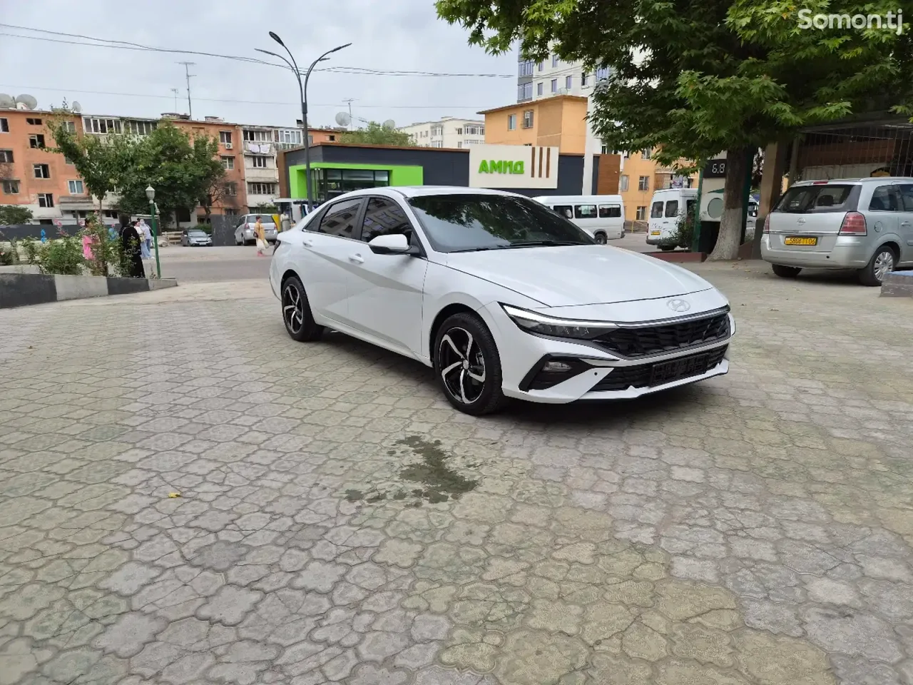 Hyundai Elantra 2024 · 1.6 AT