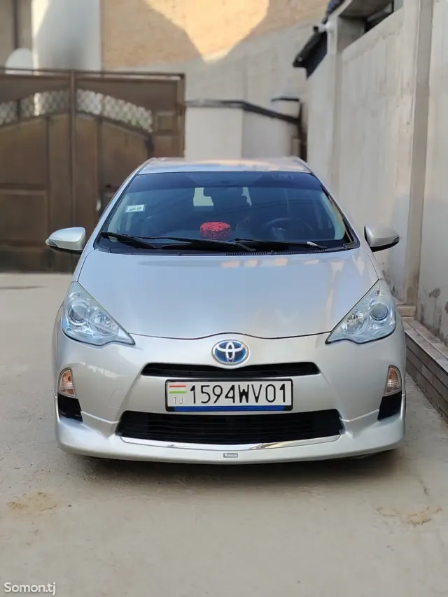 Toyota Aqua 2014 · 1.5 AT