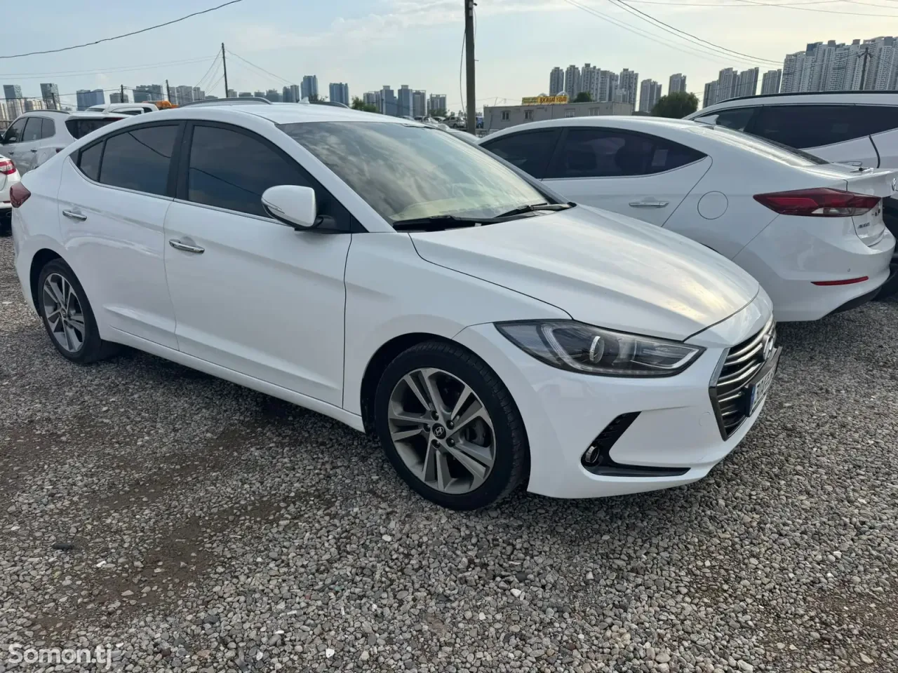 Hyundai Avante 2016 · 1.6 AT