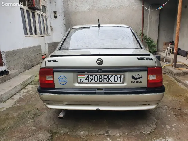 Opel Vectra A 1991 · 1.6 MT