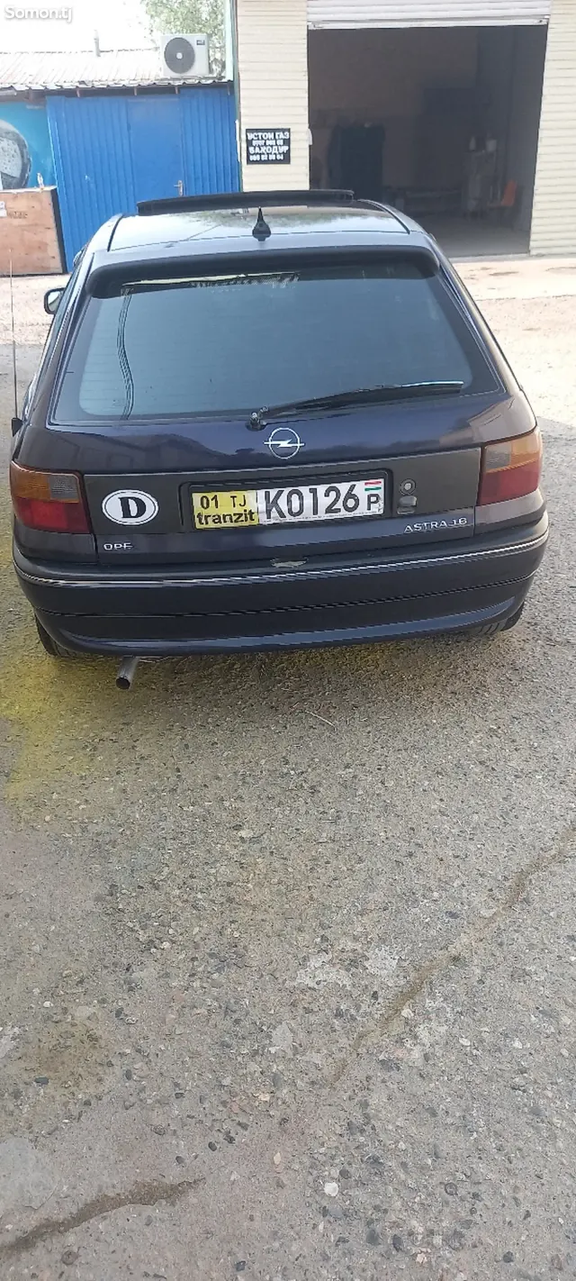 Opel Astra F 1997 · 1.6 MT