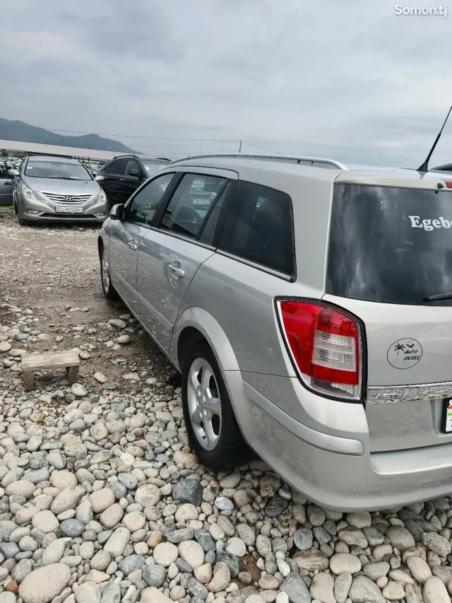 Opel Astra H 2007 · 1.6 MT
