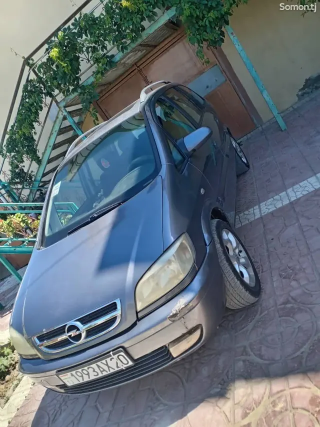 Opel Zafira 2005 · 1.8 MT