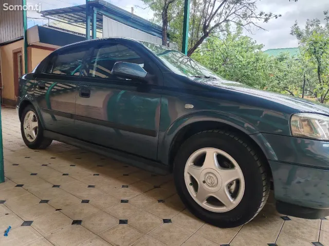 Opel Astra G 1998 · 1.6 MT