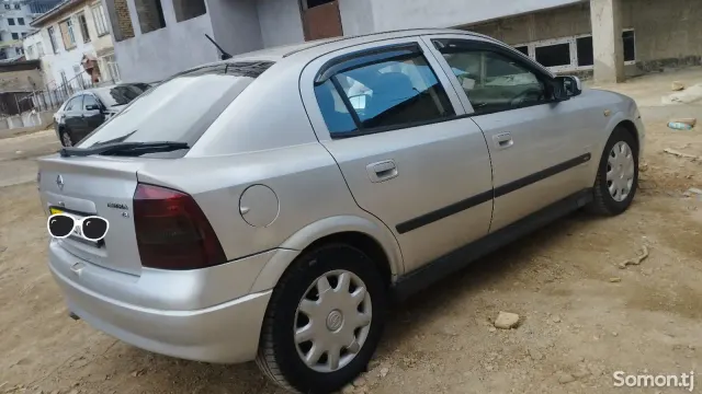 Opel Astra G 1998 · 1.6 MT