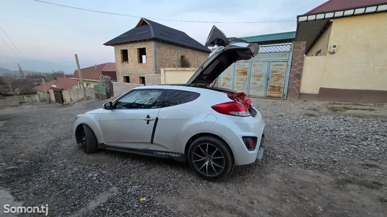 Hyundai Veloster 2015 · 1.6 AT