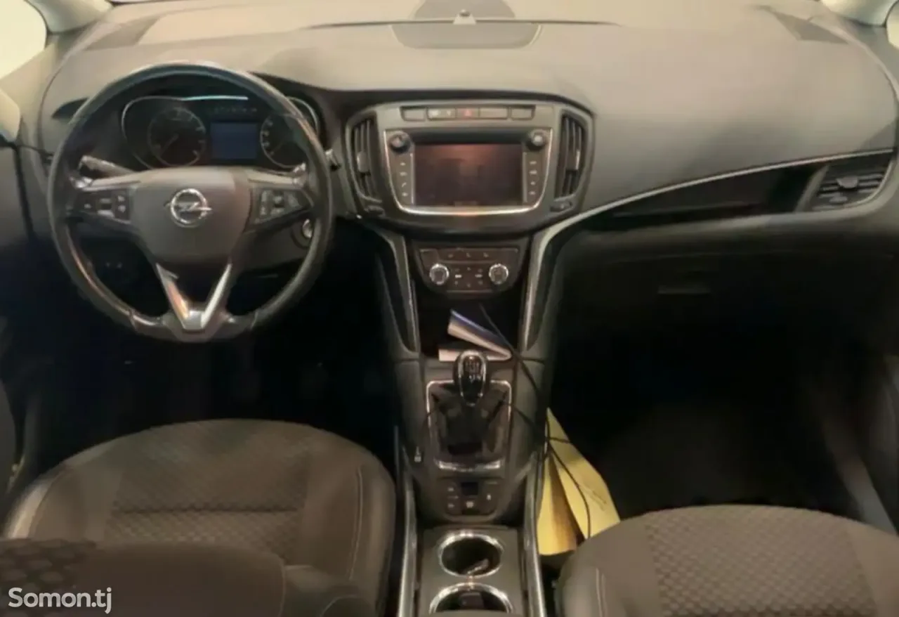 Opel Zafira 2017 · 1.4 MT