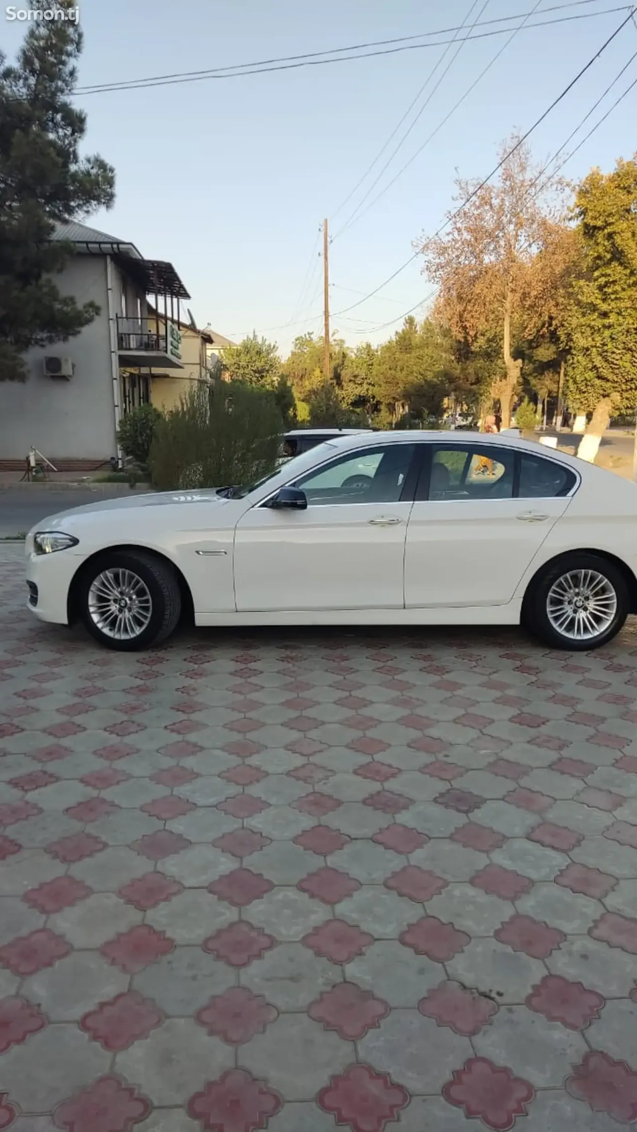 BMW 5 series 2015 · 2.0 AT